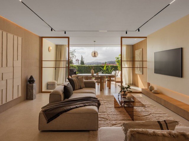 4 Bedrooms Townhouse in Nueva Andalucía
