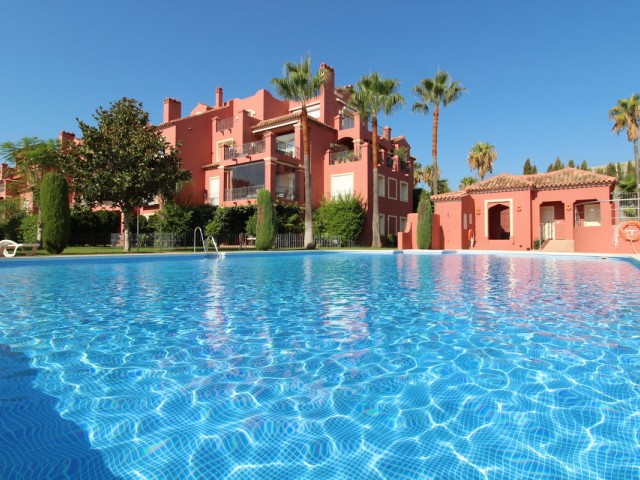 Apartment, Monte Halcones, R5161270