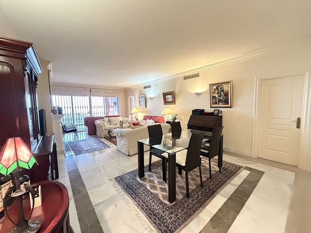 Apartment, Monte Halcones, R5161270