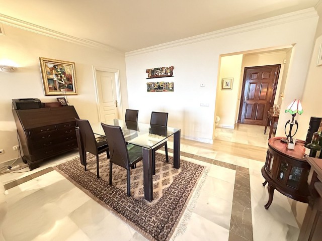 Apartment, Monte Halcones, R5161270