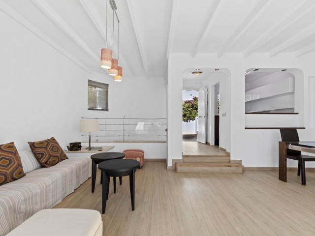 Maison mitoyenne avec 2 Chambres  à Calahonda