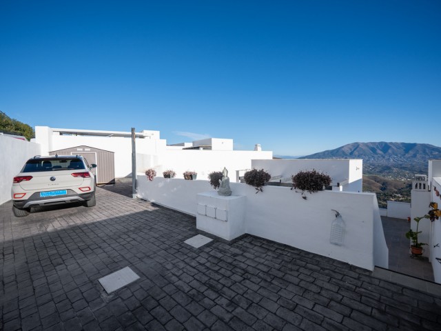 3 Bedrooms Townhouse in Marbella