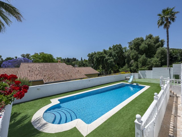 Villa avec 5 Chambres  à Sotogrande Costa