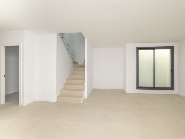 4 Bedrooms Villa in Atalaya