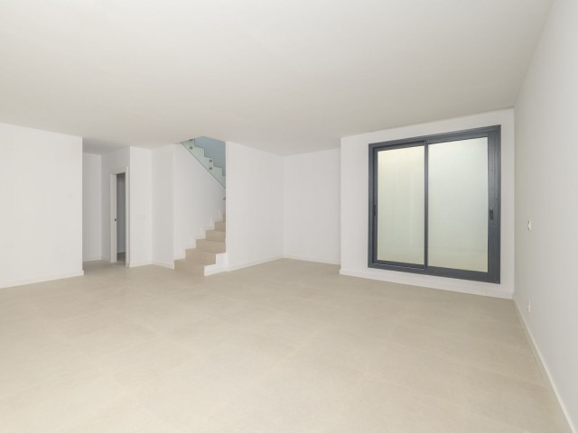 4 Bedrooms Villa in Atalaya