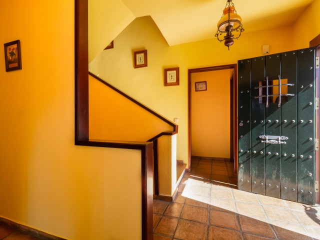 4 Bedrooms Villa in Elviria