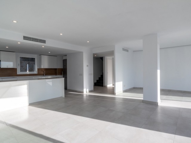 Penthouse in Altos de los Monteros