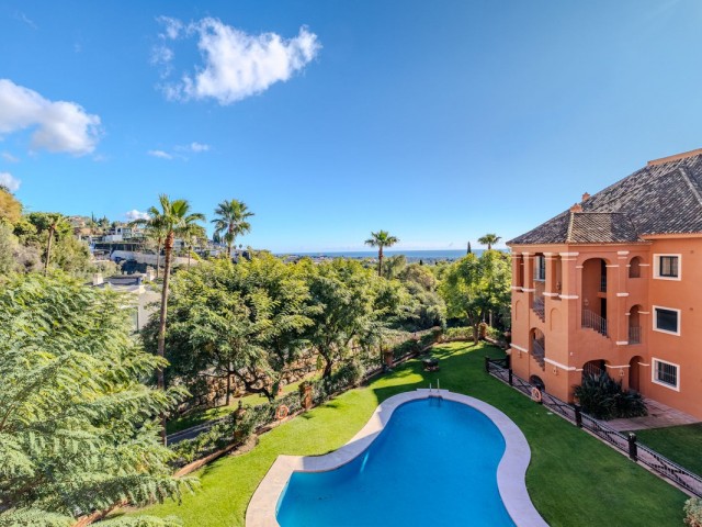 Apartment, Monte Halcones, R5292436