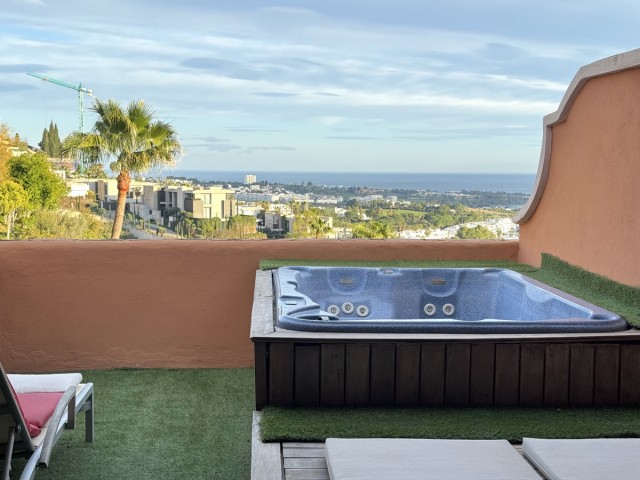 Apartment, Monte Halcones, R5292436