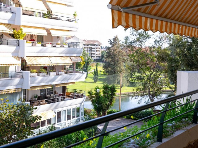 2 Soveroms Leilighet i Guadalmina Alta