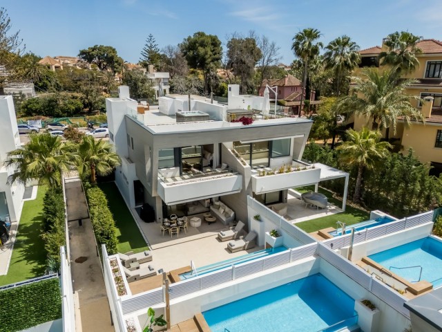 5 Soveroms Villa i Puerto Banús
