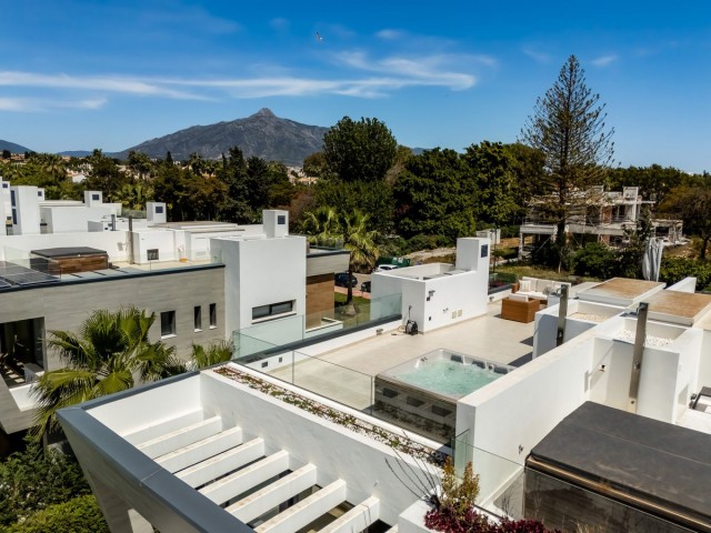 5 Soveroms Villa i Puerto Banús