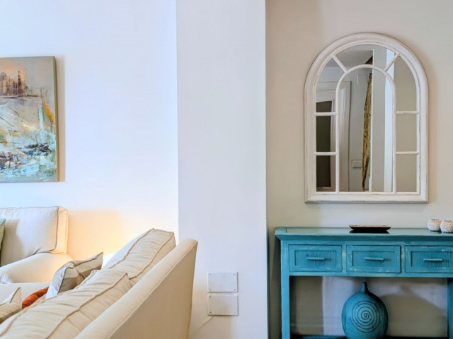 Apartamento con 4 Dormitorios  en San Pedro de Alcántara
