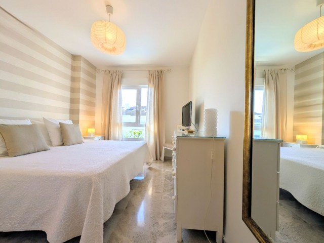 Apartamento con 4 Dormitorios  en San Pedro de Alcántara