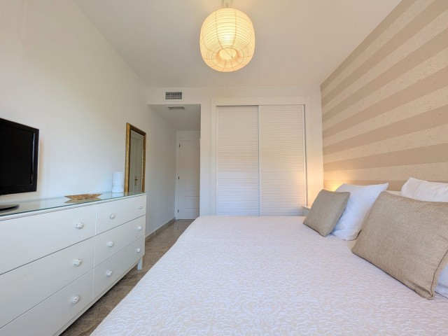 Apartamento con 4 Dormitorios  en San Pedro de Alcántara