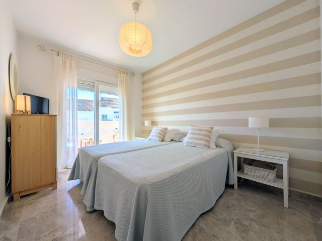 Apartamento con 4 Dormitorios  en San Pedro de Alcántara