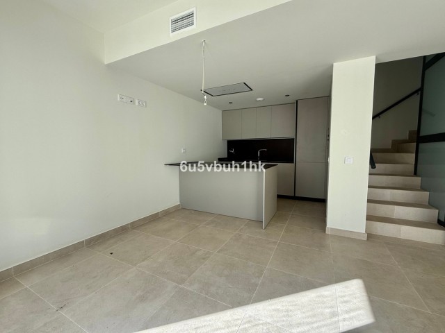 4 Bedrooms Townhouse in Benalmadena
