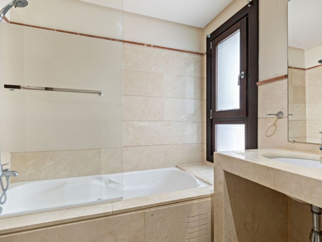 4 Bedrooms Townhouse in Benahavís