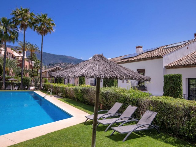 4 Bedrooms Townhouse in Benahavís