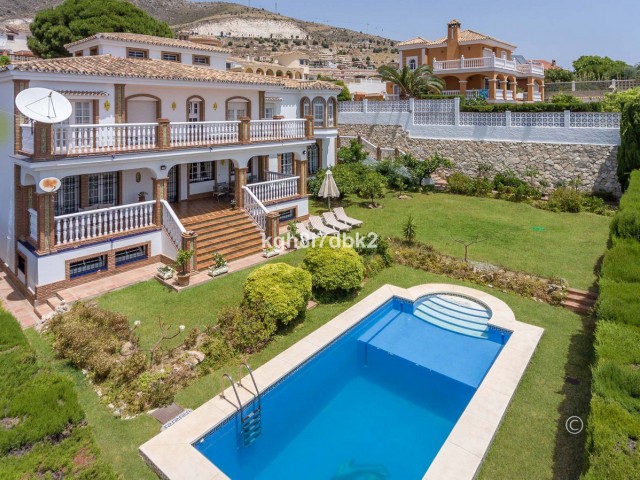 10 Bedrooms Villa in Benalmadena