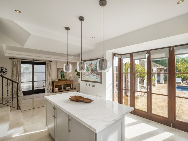 Villa avec 6 Chambres  à El Madroñal