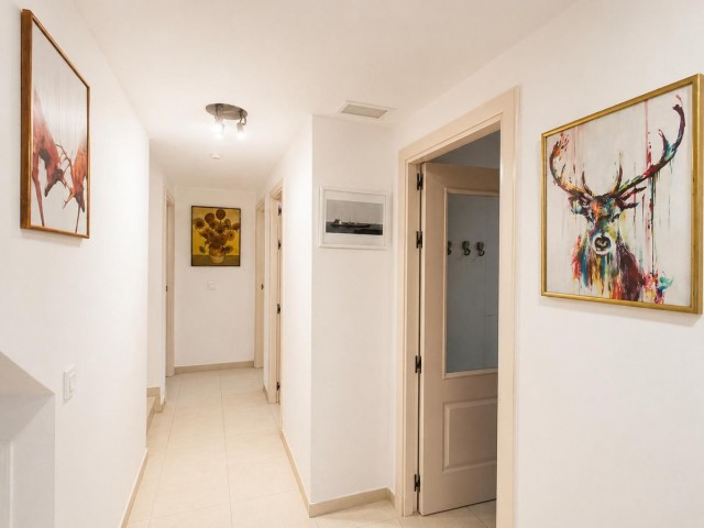 4 Bedrooms Apartment in Torrequebrada