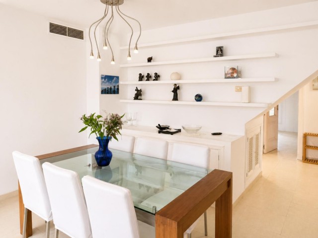 4 Bedrooms Apartment in Torrequebrada