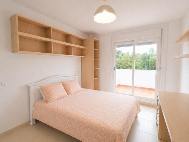 4 Bedrooms Apartment in Torrequebrada