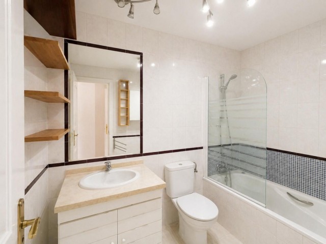 4 Bedrooms Apartment in Torrequebrada