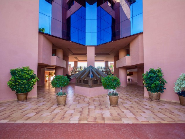 4 Bedrooms Apartment in Estepona