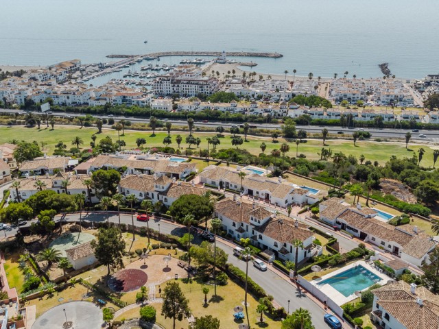 3 Bedrooms Townhouse in La Duquesa