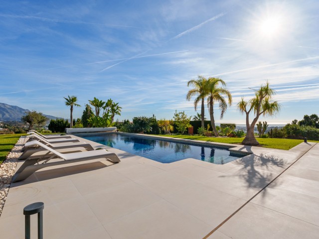 9 Bedrooms Villa in Benahavís