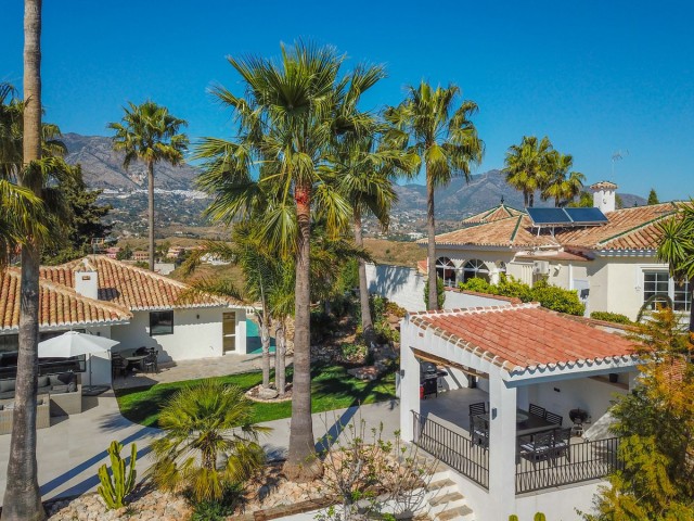 4 Bedrooms Villa in Sierrezuela