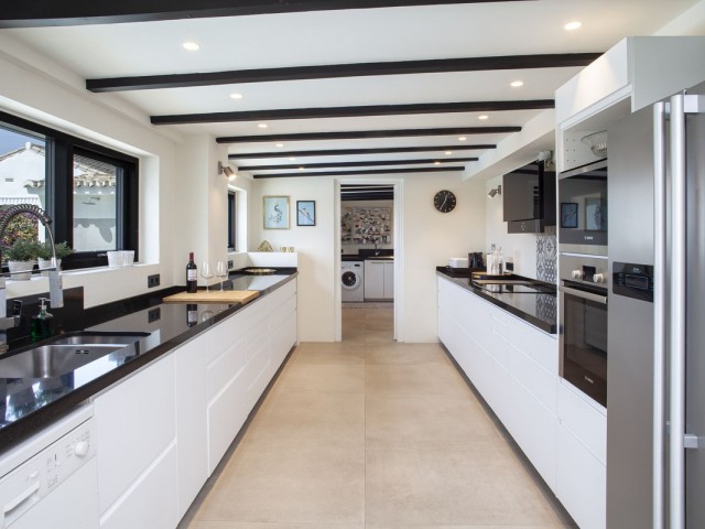 4 Bedrooms Villa in Sierrezuela