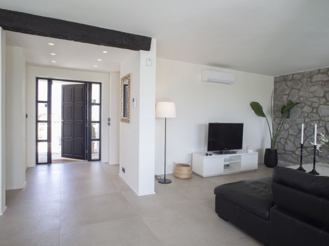4 Bedrooms Villa in Sierrezuela