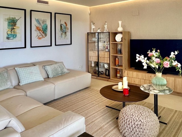 Apartamento con 3 Dormitorios  en San Roque Club