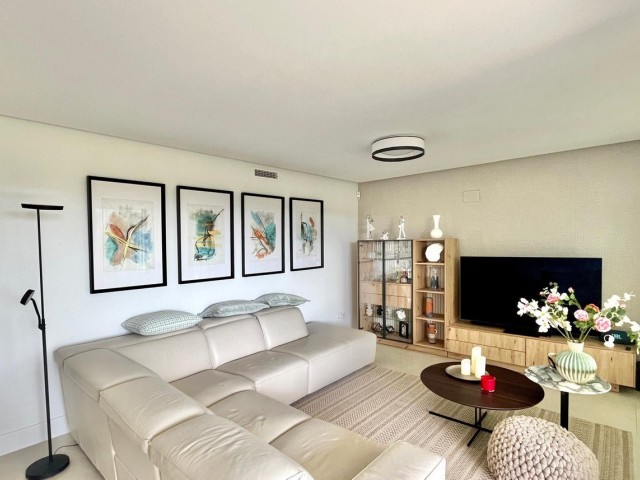 Apartamento con 3 Dormitorios  en San Roque Club