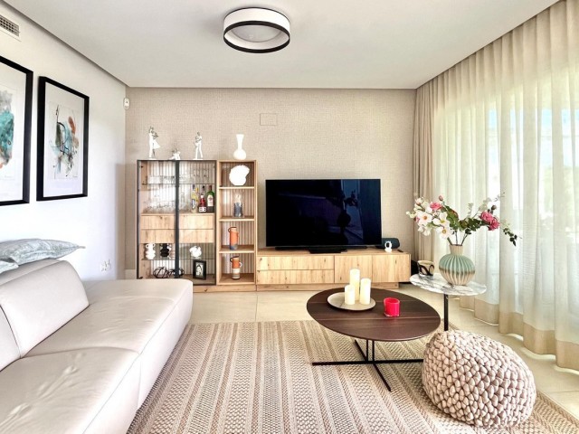Apartamento con 3 Dormitorios  en San Roque Club