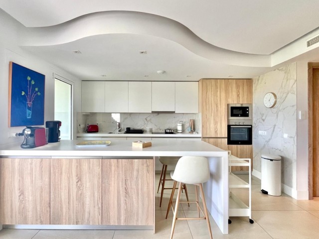 Apartamento con 3 Dormitorios  en San Roque Club