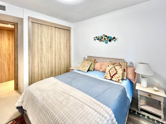 Apartamento con 3 Dormitorios  en San Roque Club