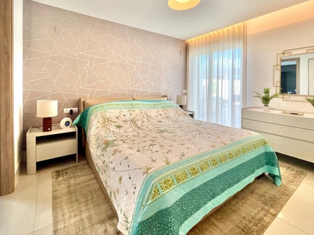Apartamento con 3 Dormitorios  en San Roque Club