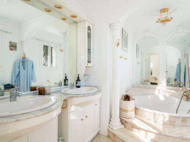4 Slaapkamer Villa in La Capellania