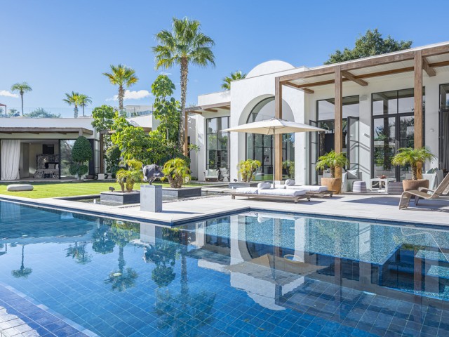 6 Bedrooms Villa in Sotogrande