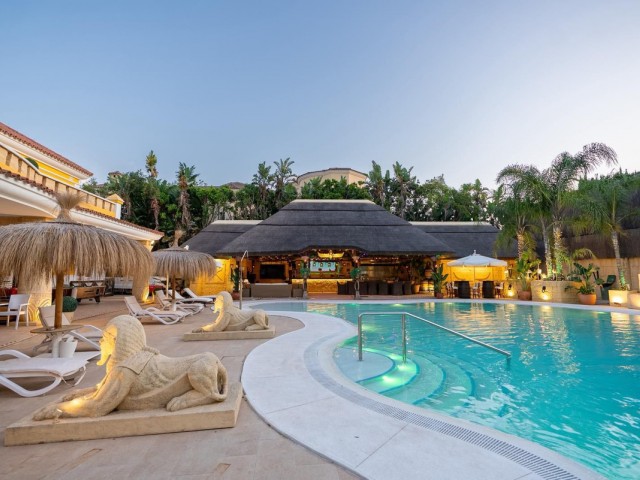 6 Soveroms Villa i Sotogrande