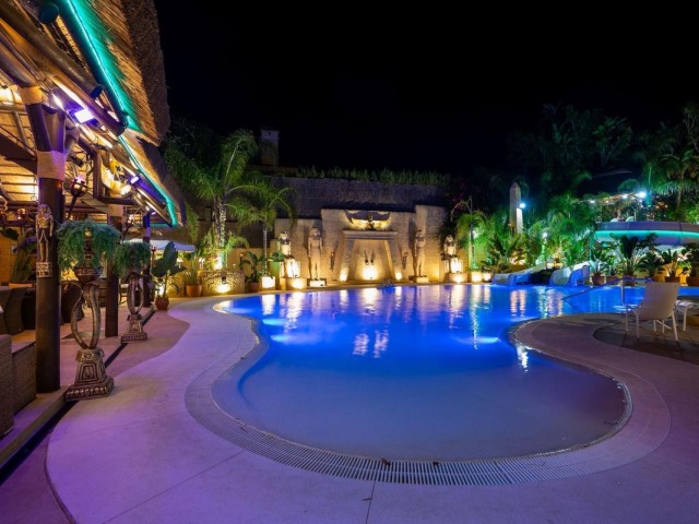 6 Soveroms Villa i Sotogrande