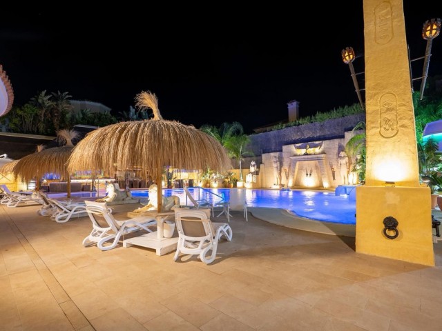 6 Soveroms Villa i Sotogrande