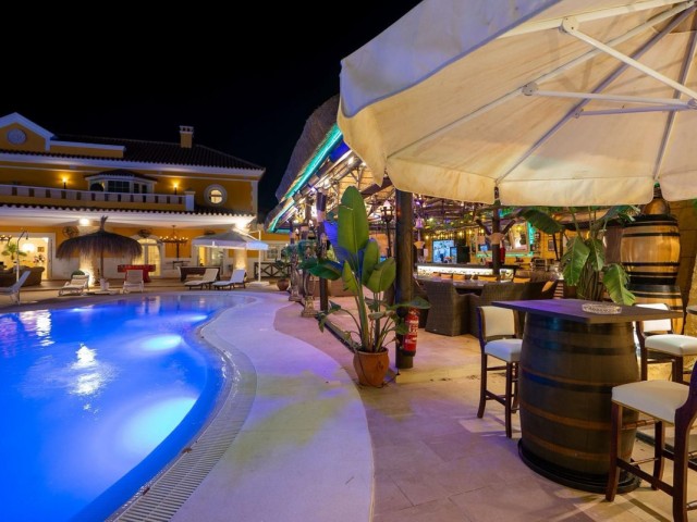 6 Soveroms Villa i Sotogrande