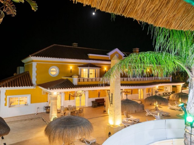 6 Soveroms Villa i Sotogrande