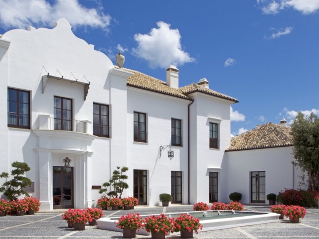 6 Bedrooms Villa in Casares