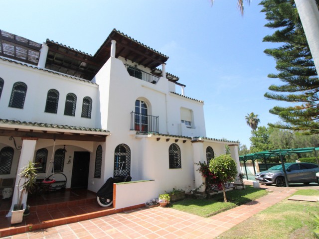 3 Bedrooms Townhouse in Nueva Andalucía